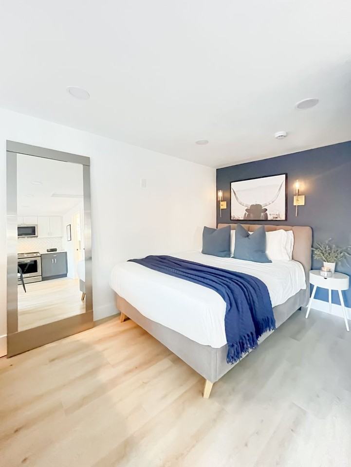 2258 W 28th St - Photo 6 of 18