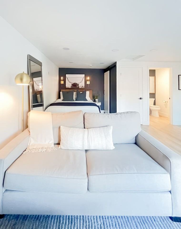 2258 W 28th St - Photo 5 of 18