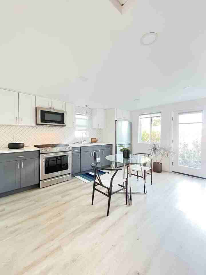 2258 W 28th St - Photo 7 of 18