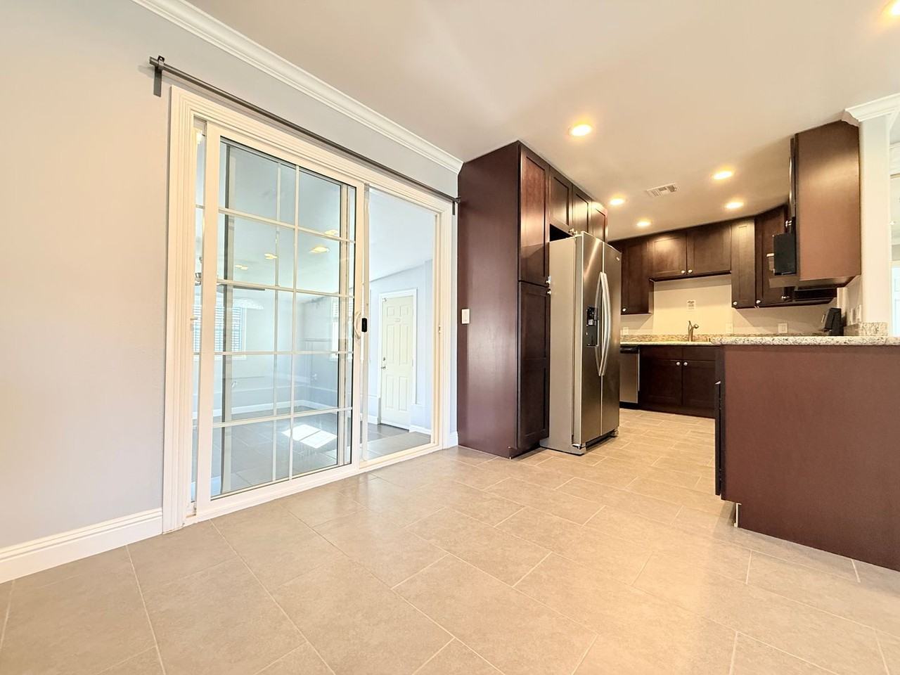6660 Charlesworth Ave - Photo 5 of 29