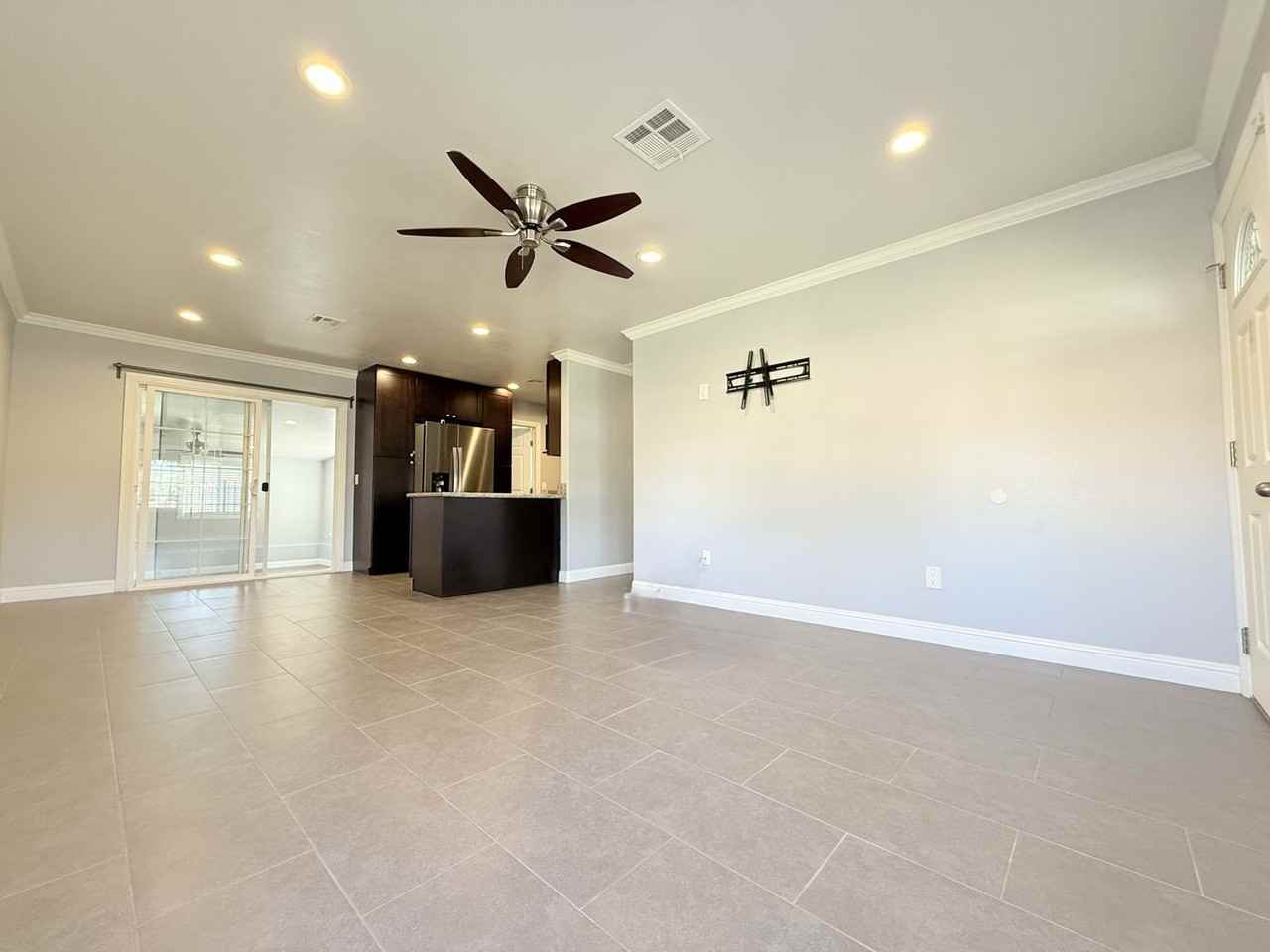 6660 Charlesworth Ave - Photo 6 of 29