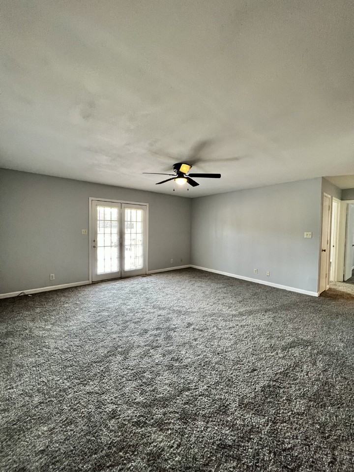 374 Jack Miller Blvd Apt G - Photo 4 of 9