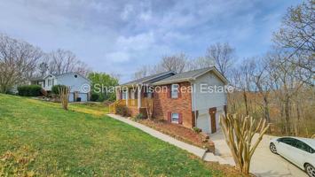featured image of 213 Ridgewood Cir