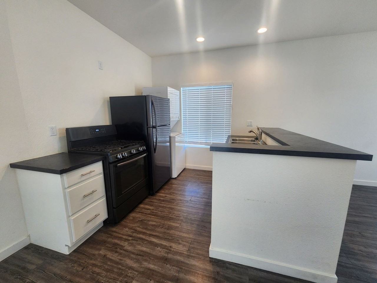 Maricopa Dr 6638 - Photo 4 of 20