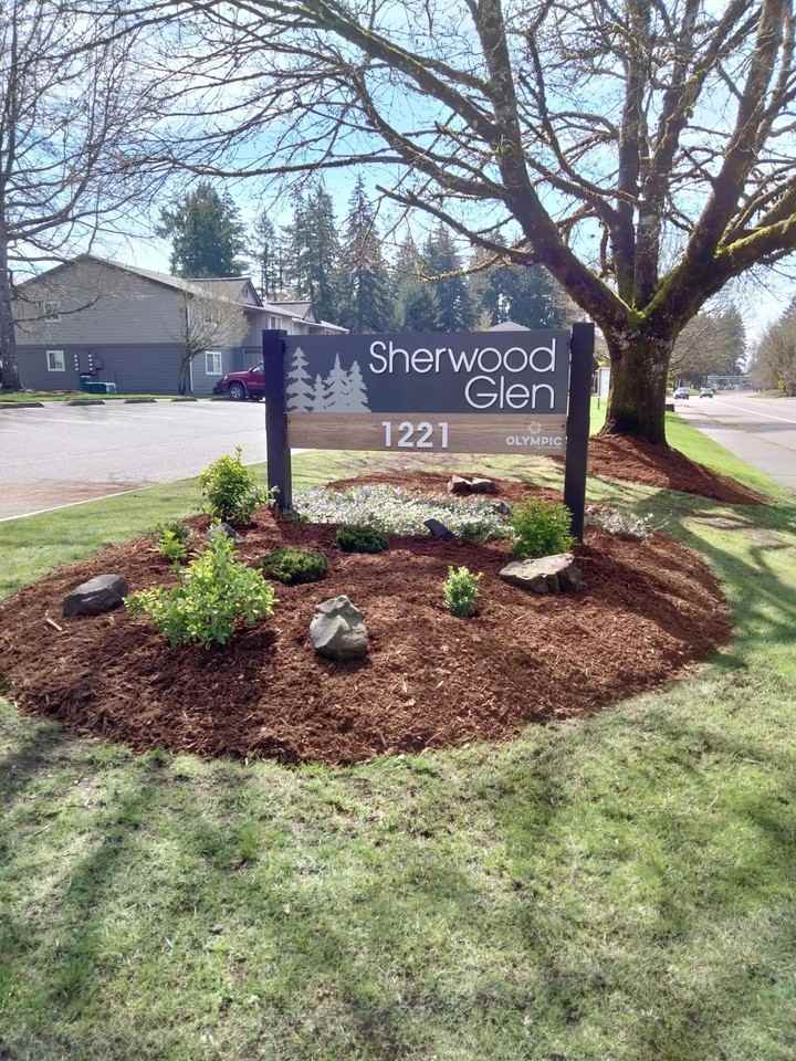 Sherwood Glen - Photo 3 of 9