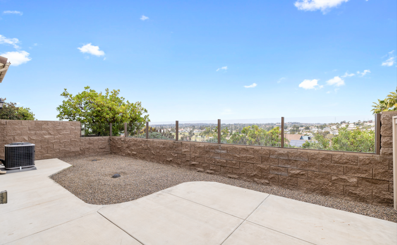 Costa Pointe Luxury 3 - Photo 2 of 10