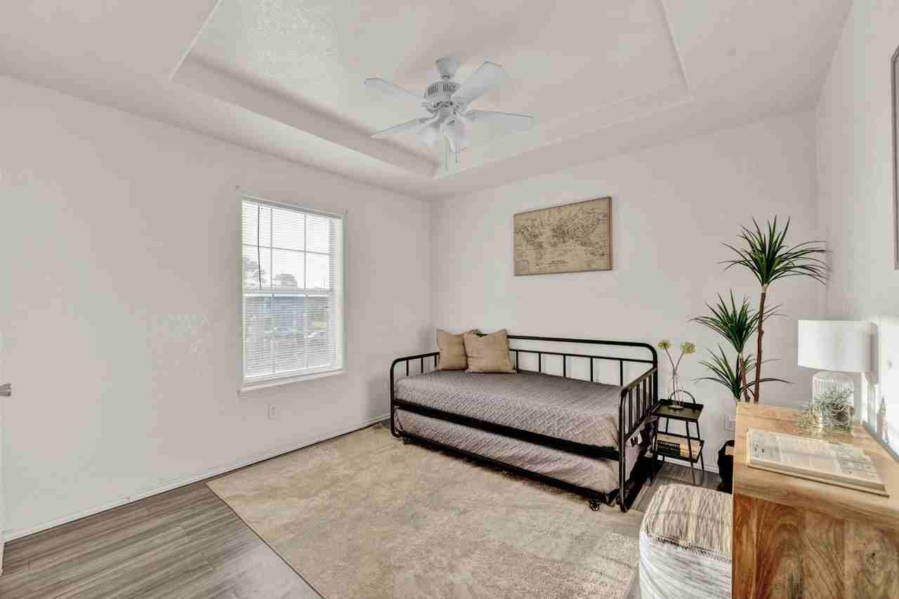 403 N. Broadway Street - Photo 2 of 13