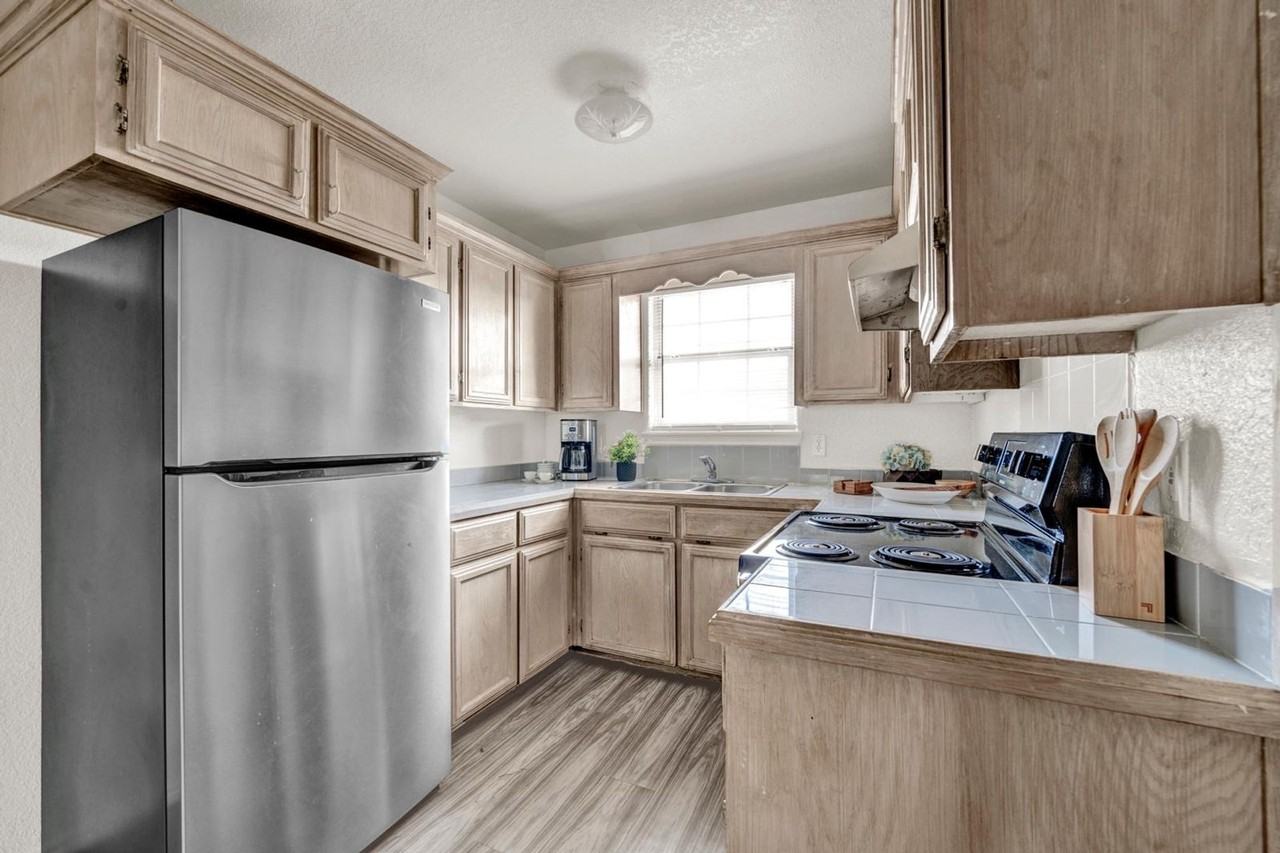 403 N. Broadway Street - Photo 4 of 13