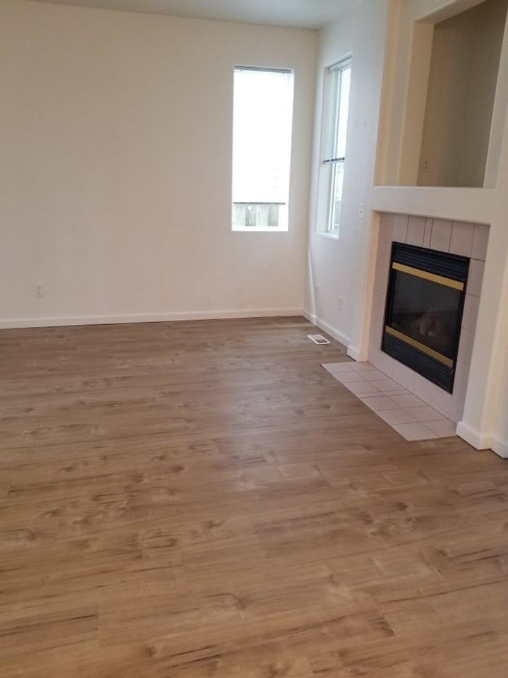 5721 Ne Canard Ct - Photo 5 of 19