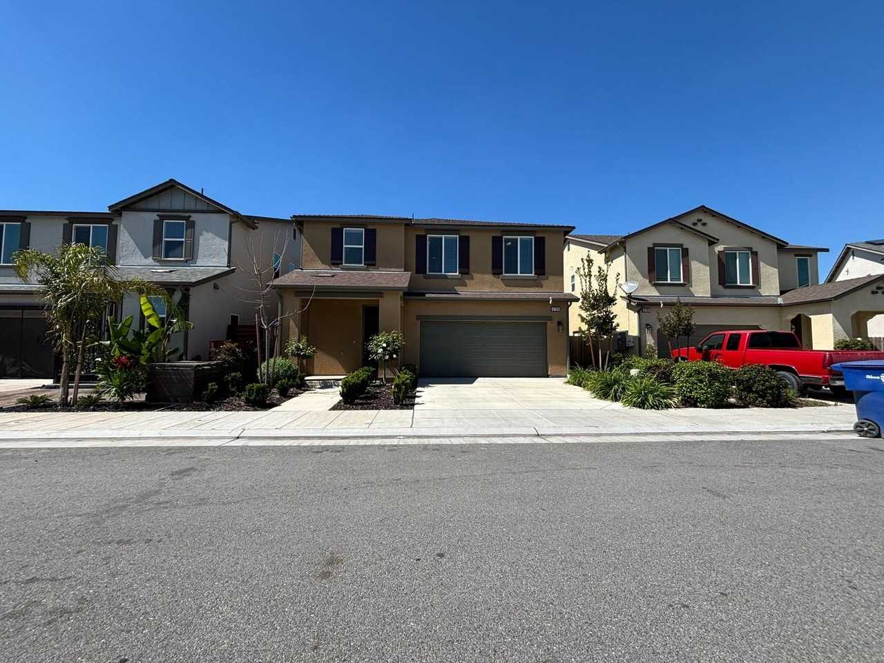 4199 N Vaughan Ave - Photo 2 of 16