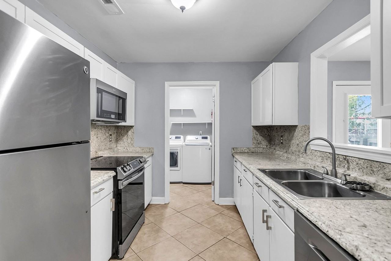 206 Pine Shadow Dr - Photo 2 of 37