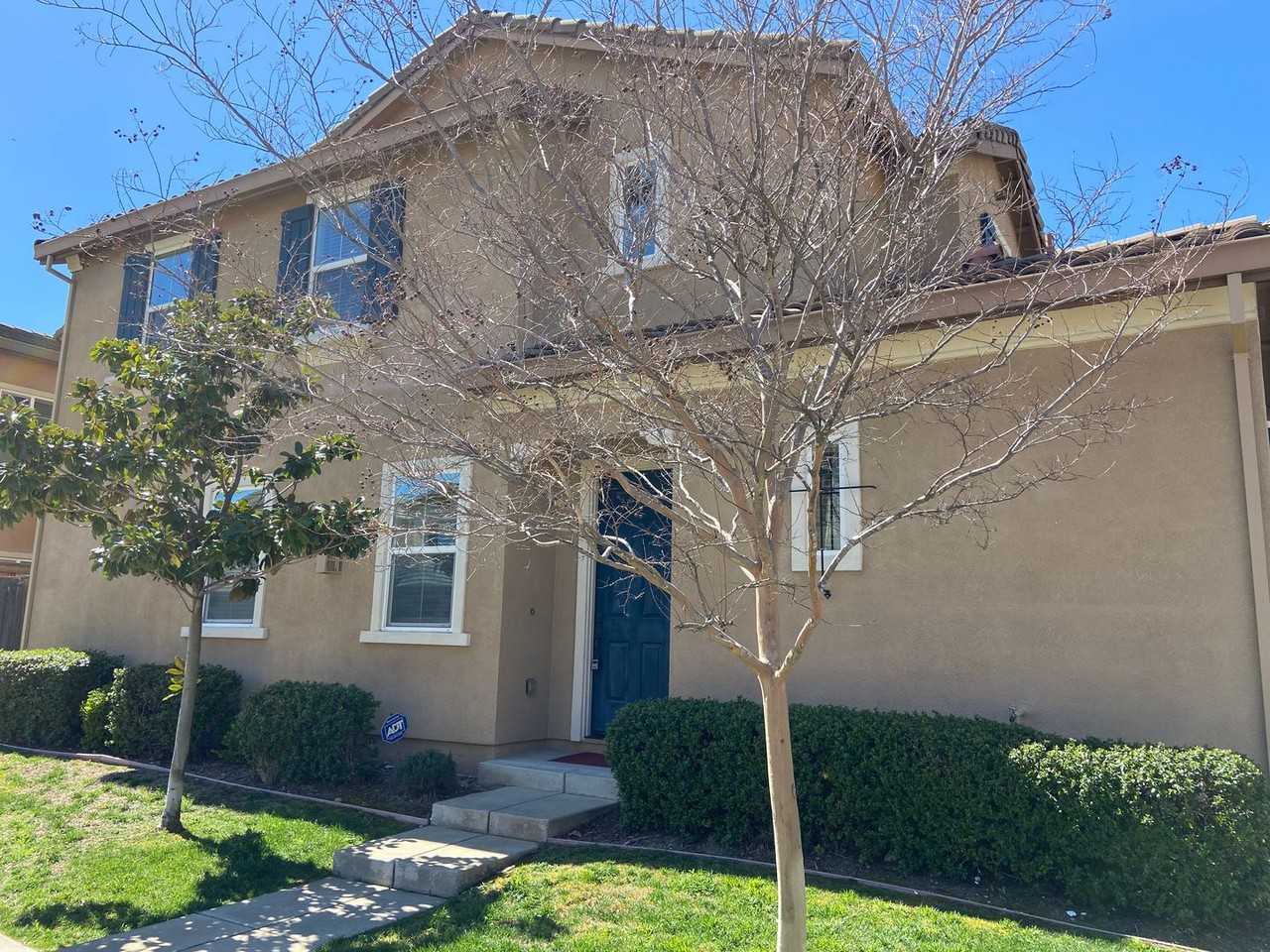 907 Blossom Rock Ln