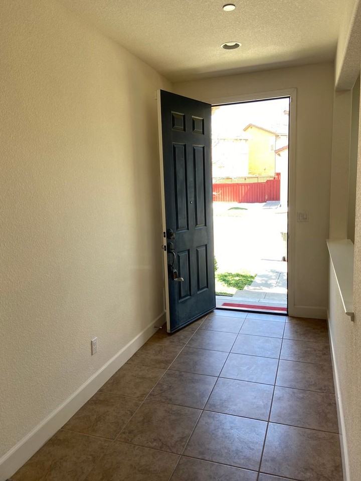 907 Blossom Rock Ln - Photo 2 of 30