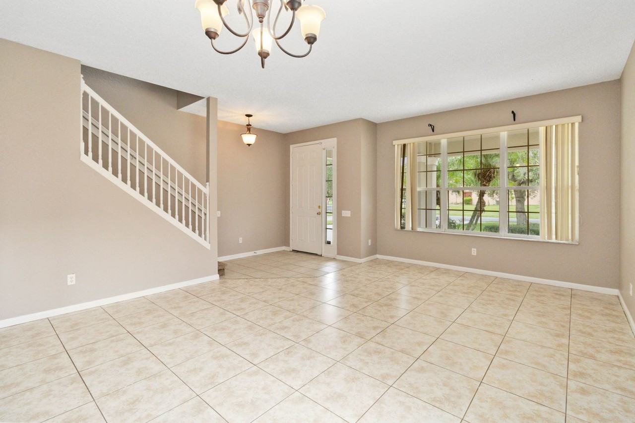 2173 Granger Ave - Photo 4 of 31