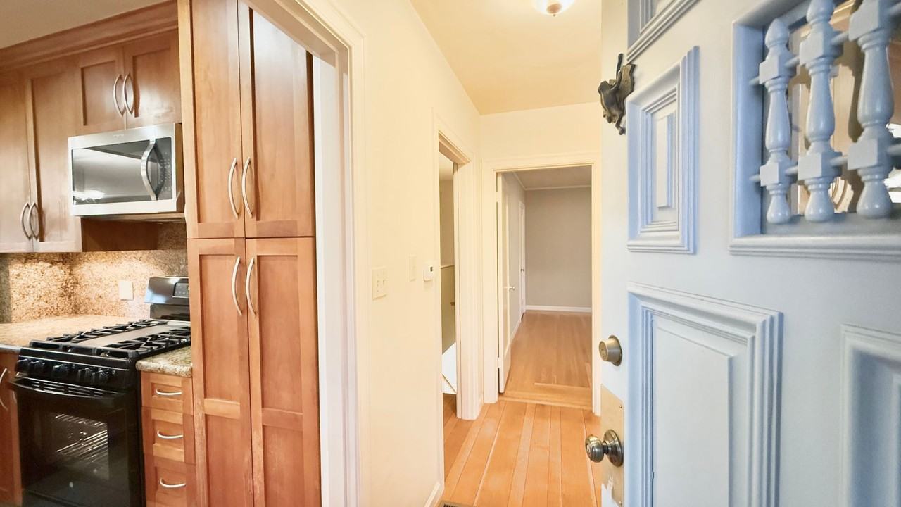 24 Sylvan Way - Photo 3 of 23