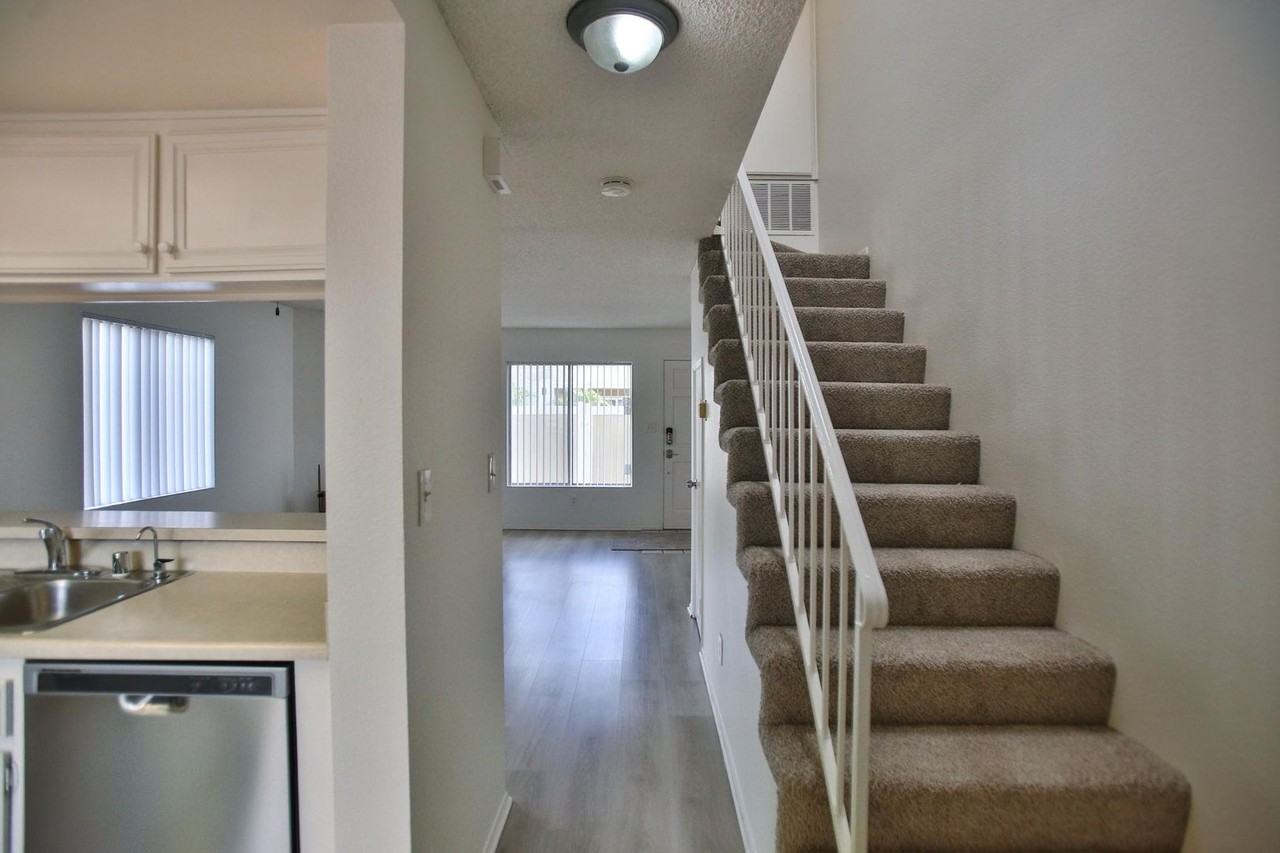 290 Victoria St #F8 - Photo 6 of 19