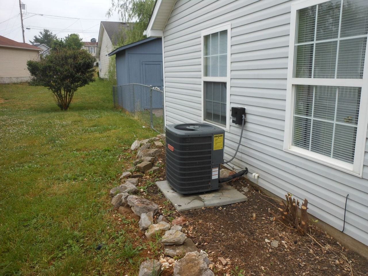 471 Cedar Park Cir - Photo 2 of 20