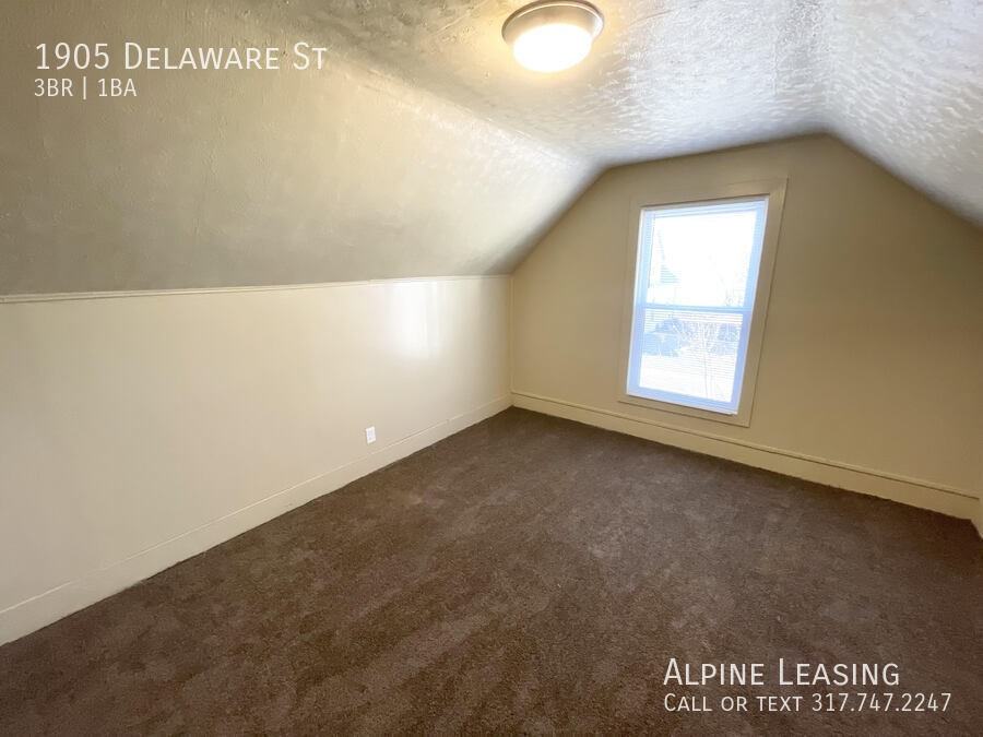 1905 S Delaware St - Photo 4 of 9