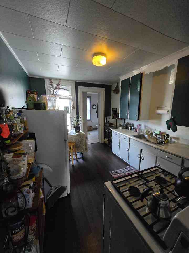 604 W Cedar St #1 - Photo 3 of 8