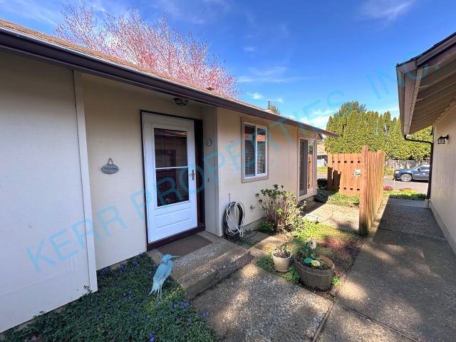 2020 Ne 33rd St - Photo 2 of 14