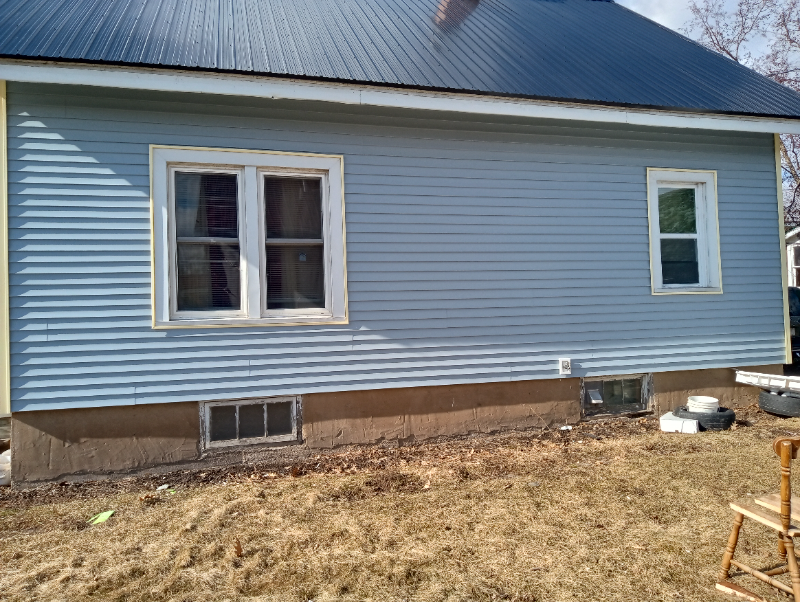 205 E 2nd Ave - Photo 3 of 6