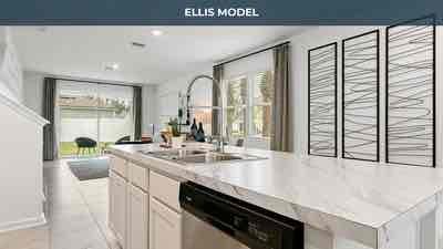 8322 Asteroid St - Photo 5 of 17