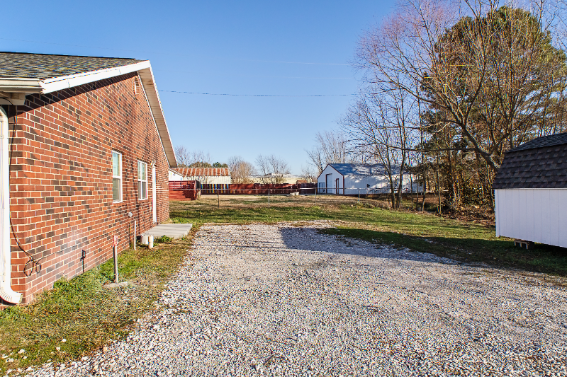 1638 E North St #B - Photo 3 of 18