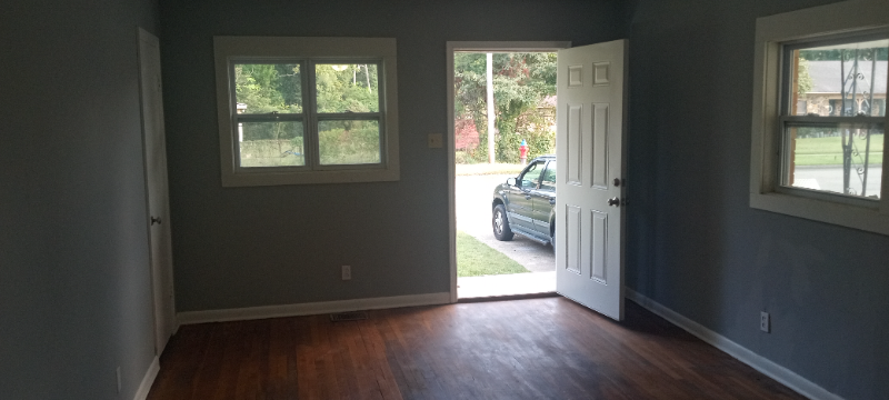 1219 E Cherry St - Photo 2 of 5