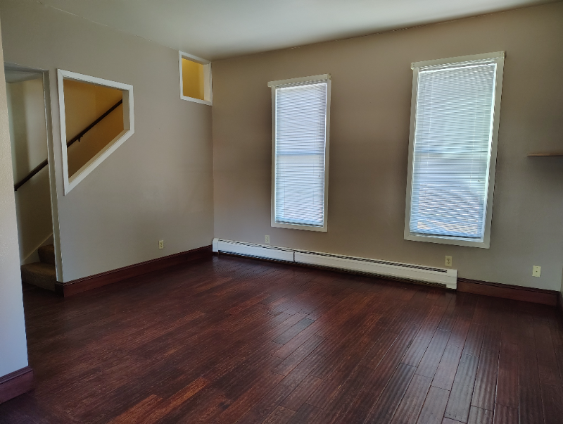 118 Crescent St - Photo 3 of 13