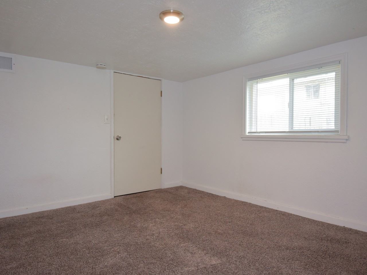 595 E Center Street - Photo 2 of 12