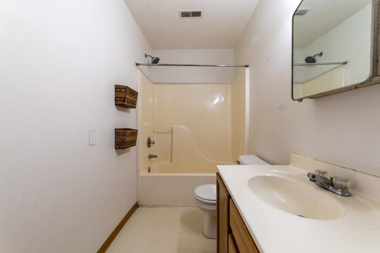 107 North 1st Street - Photo 3 of 5