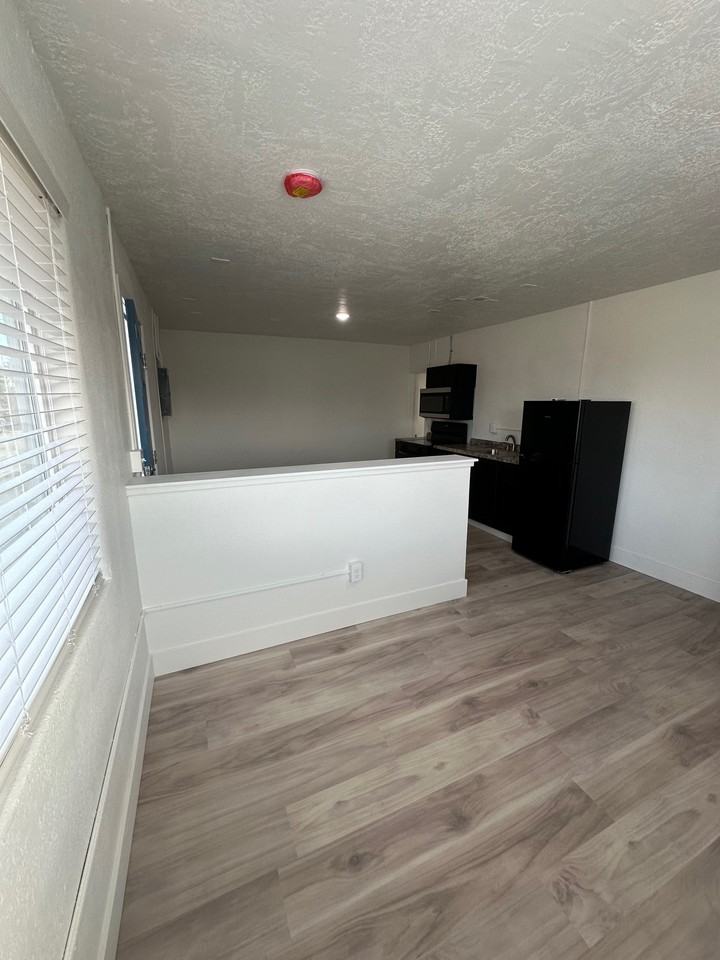 Snake River Canyon Apartments - Photo 4 of 11