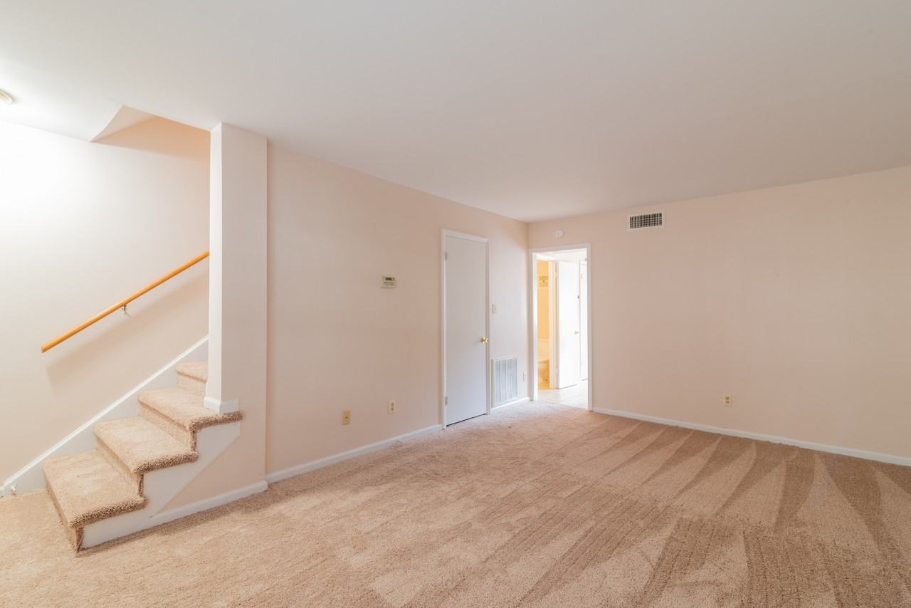 4631 Old Lantern Way - Photo 3 of 44