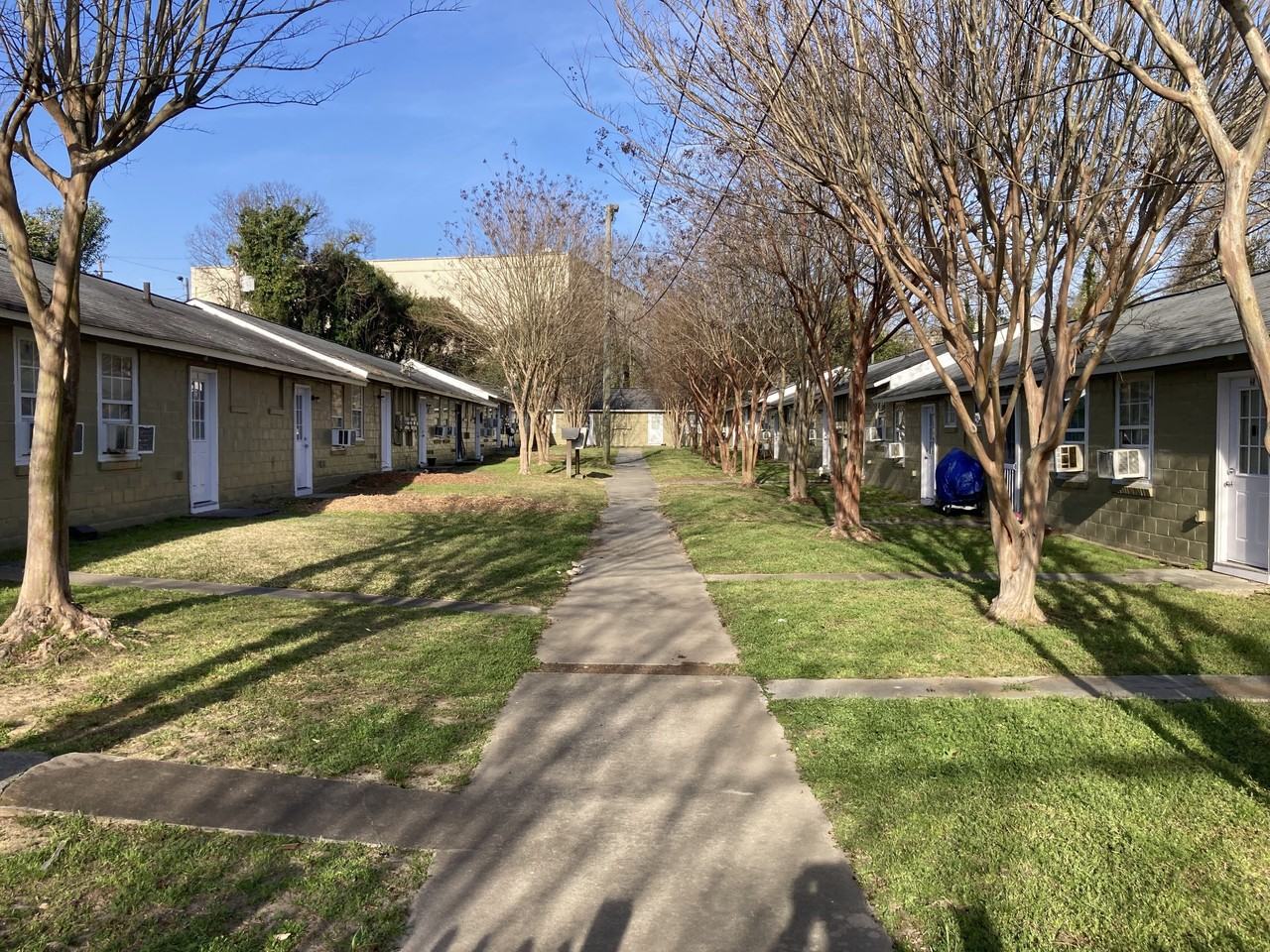 455 Pursley Street - Photo 4 of 50