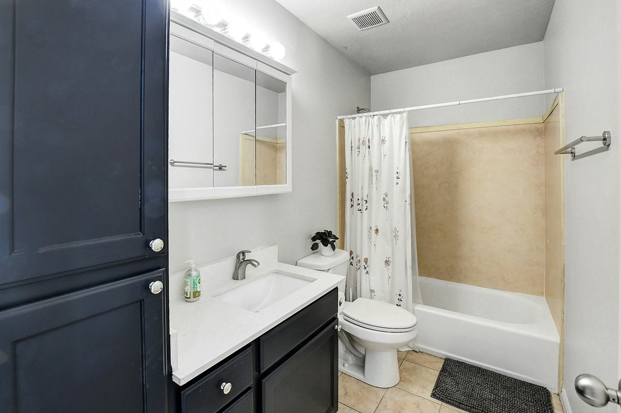 2112 Dakota Avenue, Unit 1B - Photo 6 of 17