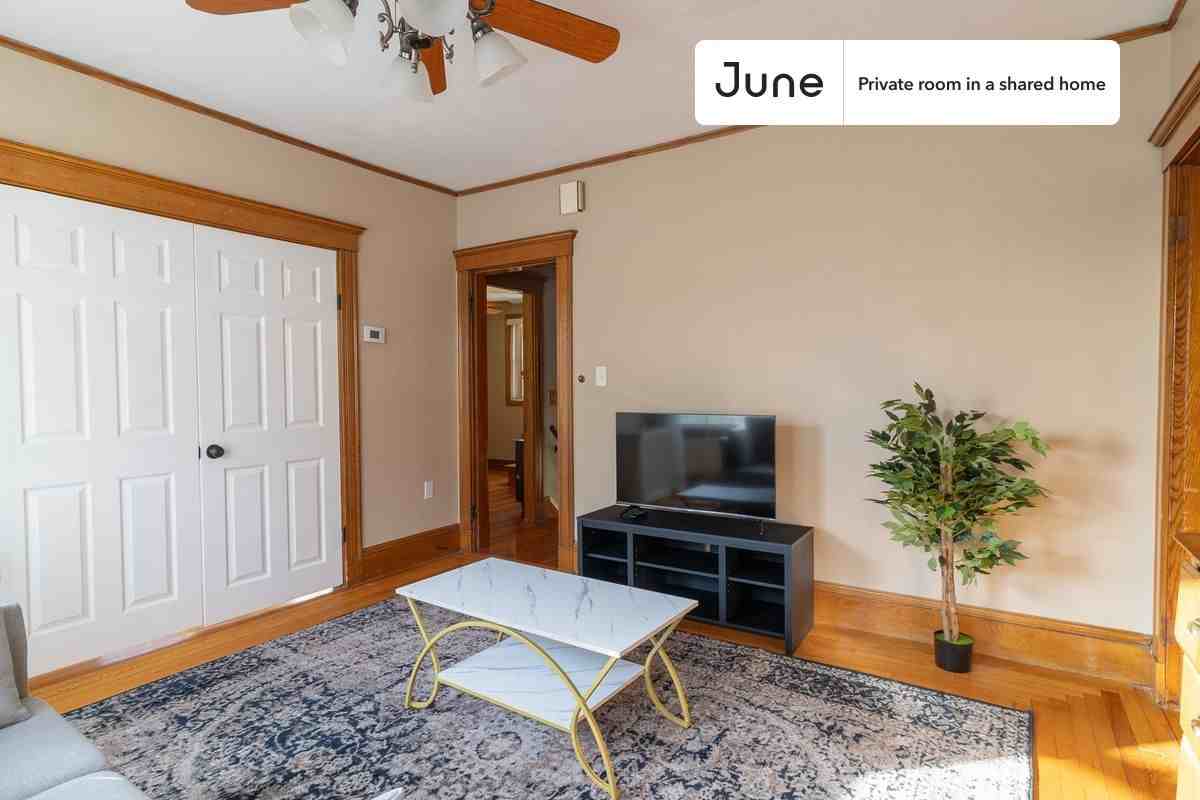 21 Bradbury Ave #D - Photo 5 of 15