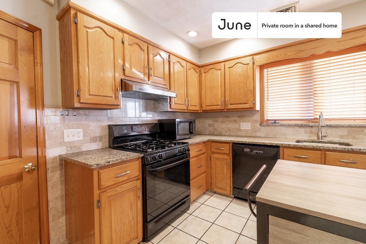 21 Bradbury Ave #D - Photo 6 of 15