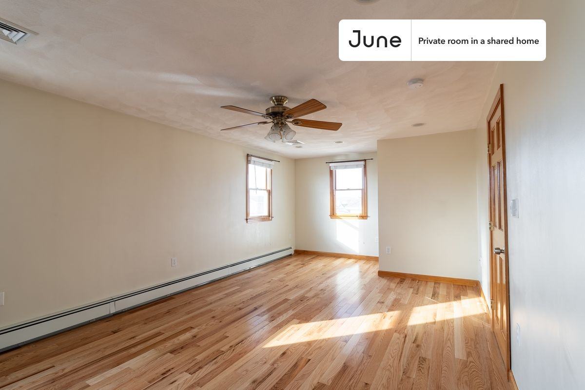 21 Bradbury Ave #D - Photo 2 of 18