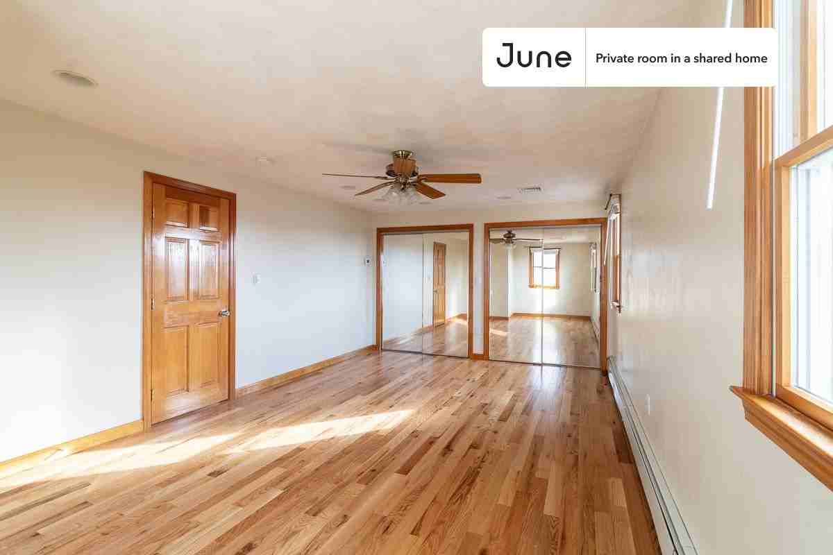 21 Bradbury Ave #D - Photo 5 of 18