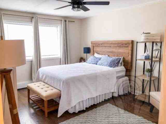 7117 W 93rd St - Photo 3 of 10