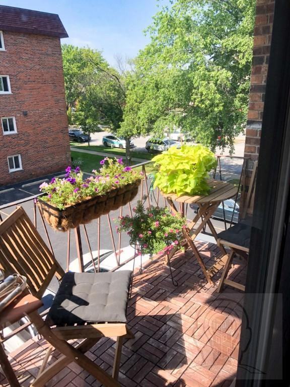 7117 W 93rd St - Photo 5 of 10