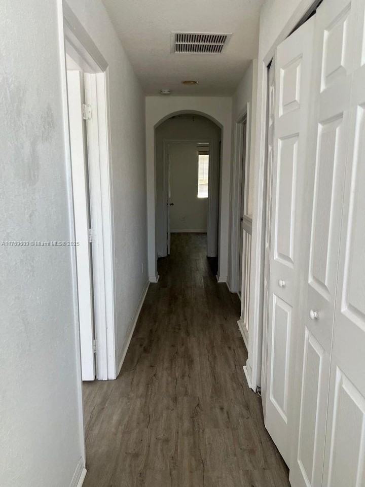 2712 Se 15th Pl #148 - Photo 3 of 13