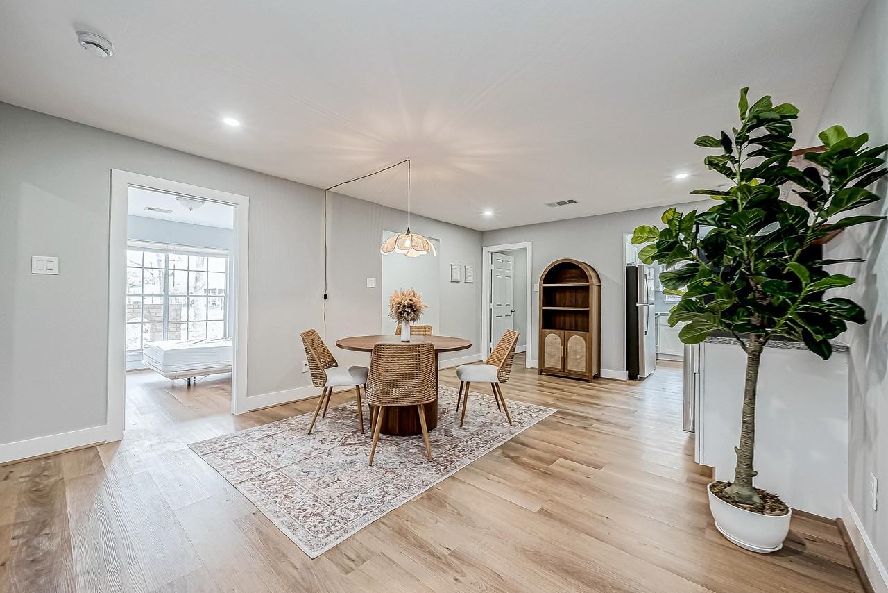 Seeker St - Photo 2 of 16