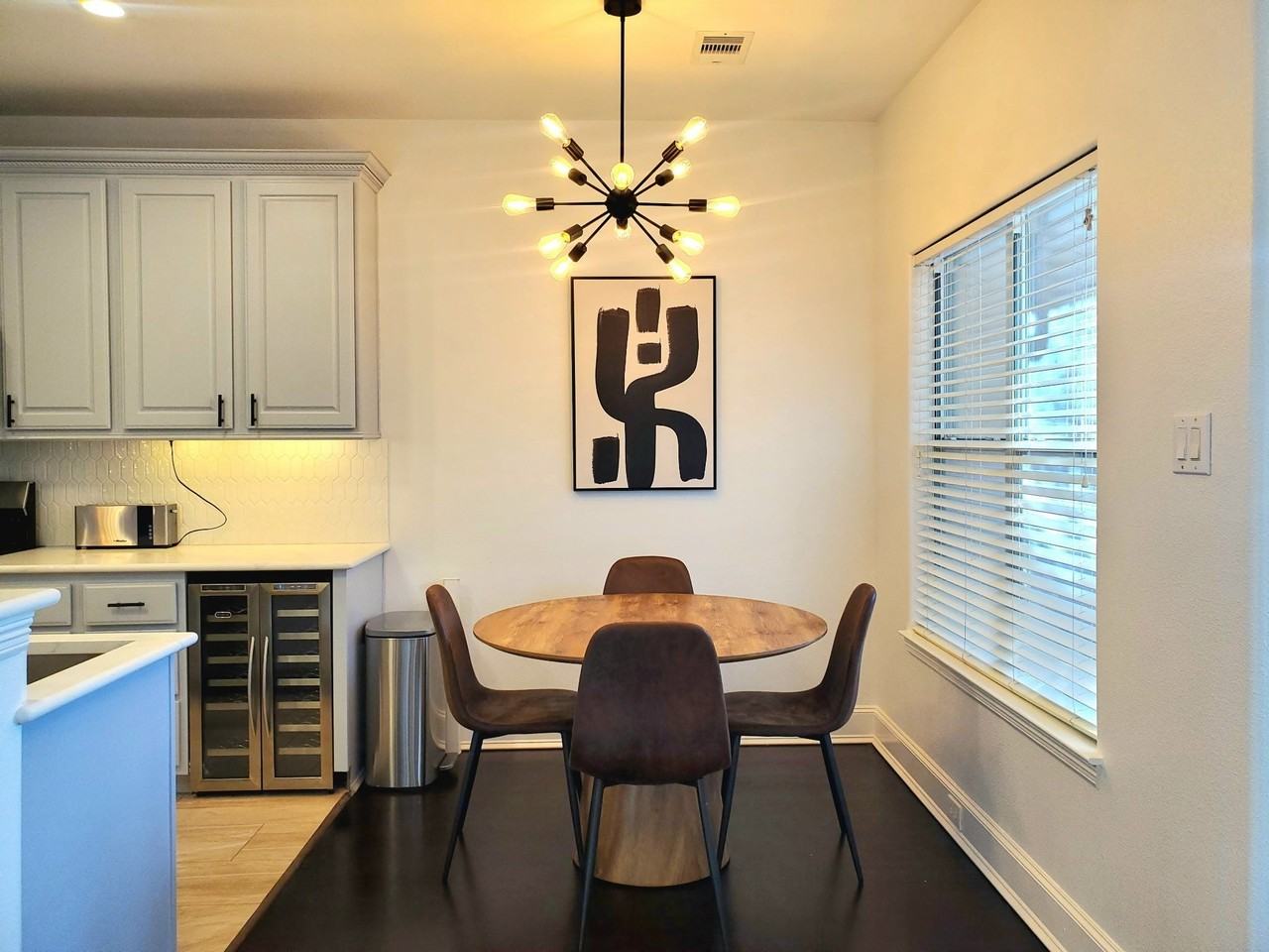 5250 Washington Ave - Photo 5 of 19