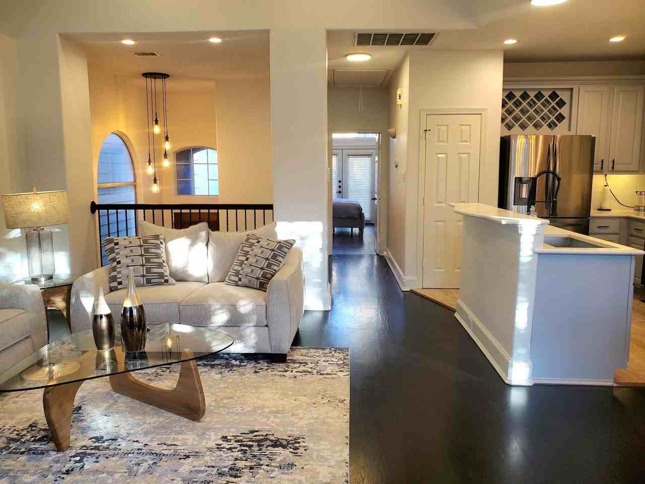 5250 Washington Ave - Photo 6 of 19