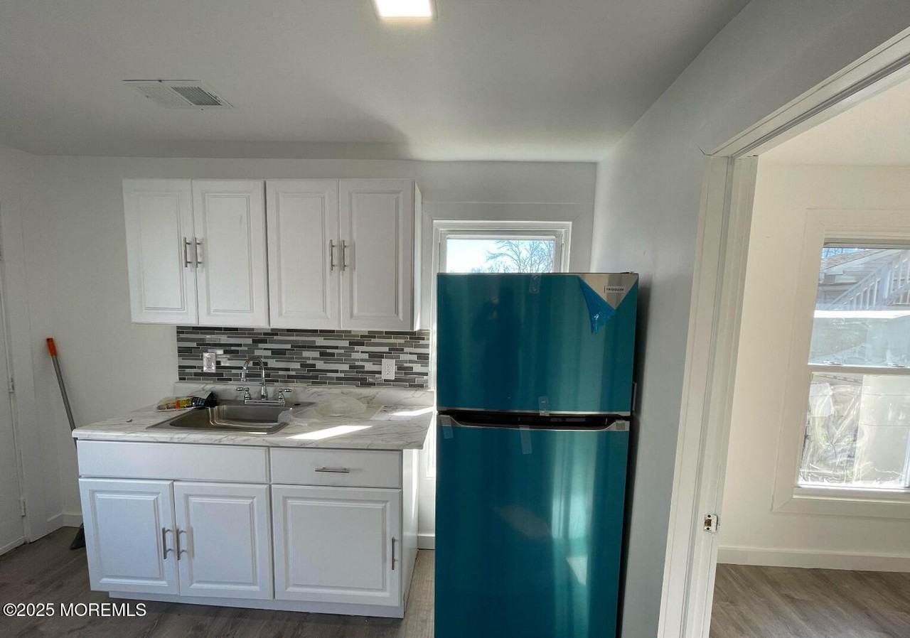 28 Norwood Ave - Photo 6 of 7