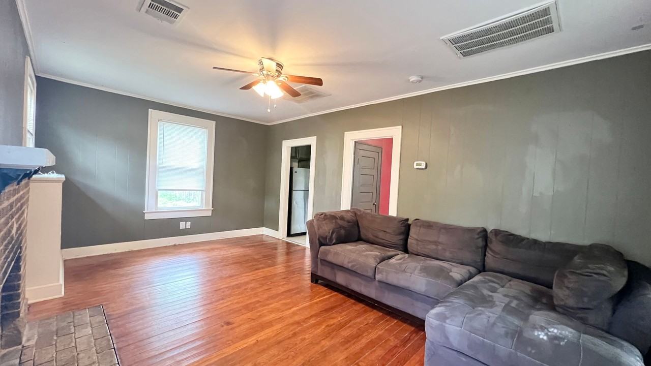 707 Upson St - Photo 3 of 14