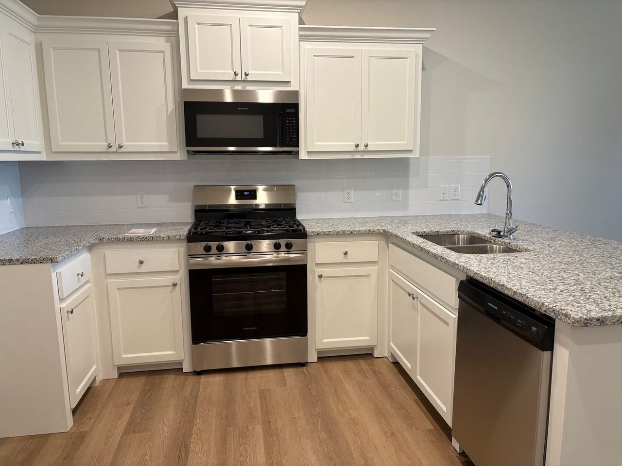 819 S Wilson Ave - Photo 5 of 21