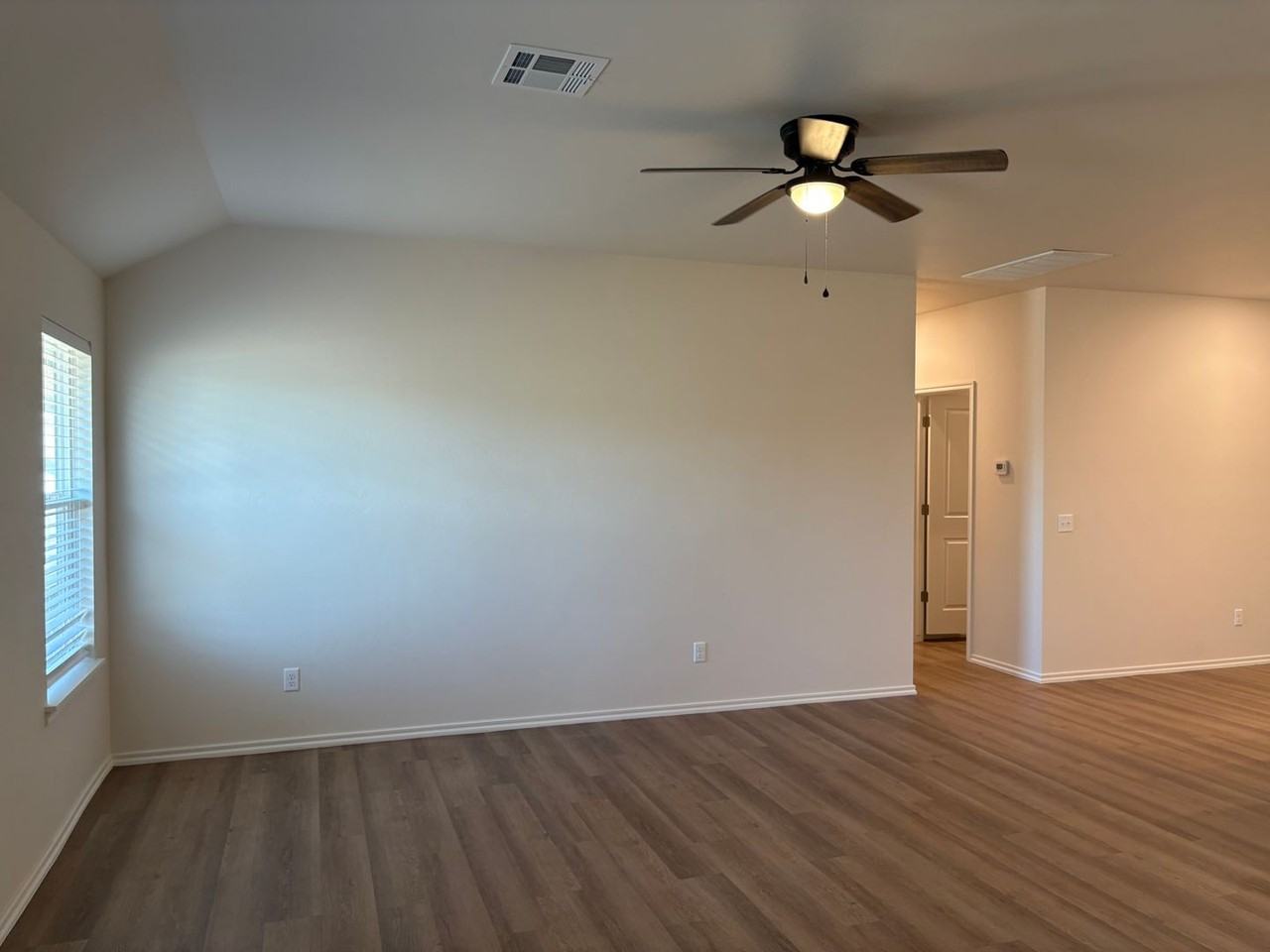 819 S Wilson Ave - Photo 6 of 21