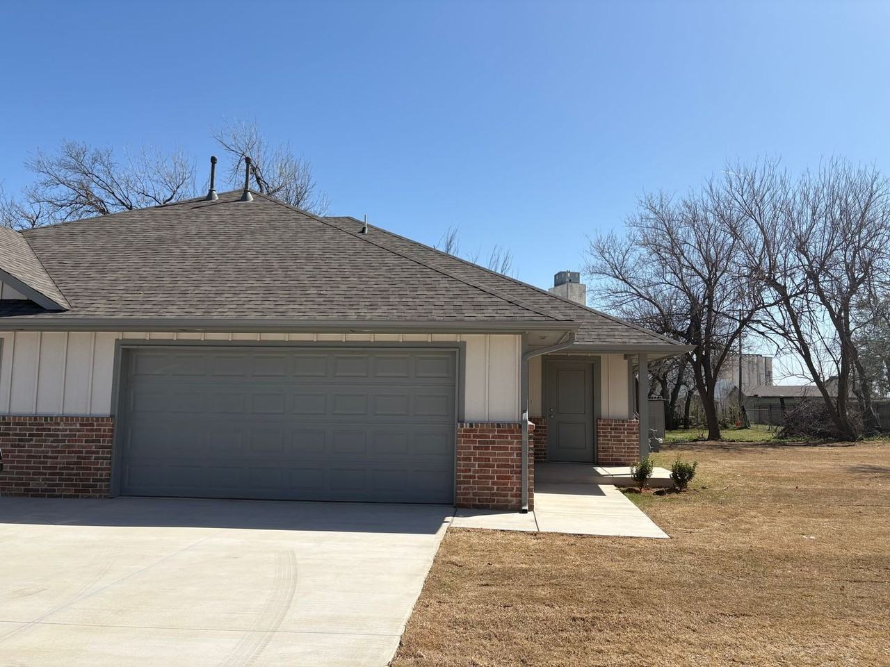 821 S Wilson Ave - Photo 2 of 18